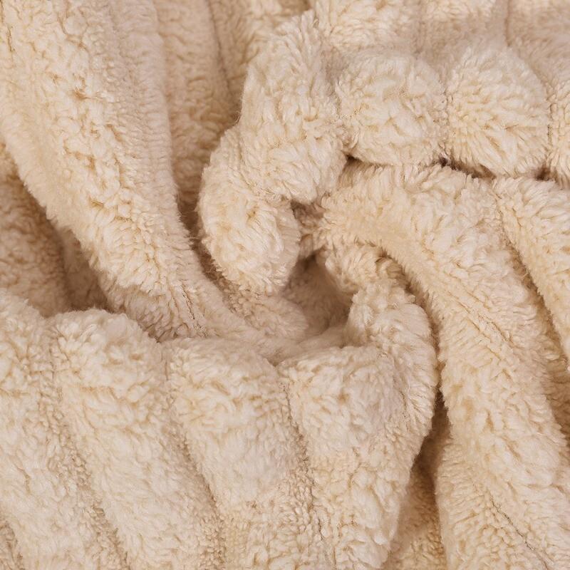 Product Introduction of Super Absorbent Stripe Hanging Hand Towel Soft Coral Veet Home Kitchen Cleaning Dishcloth Practical Bathroom Supplies 8