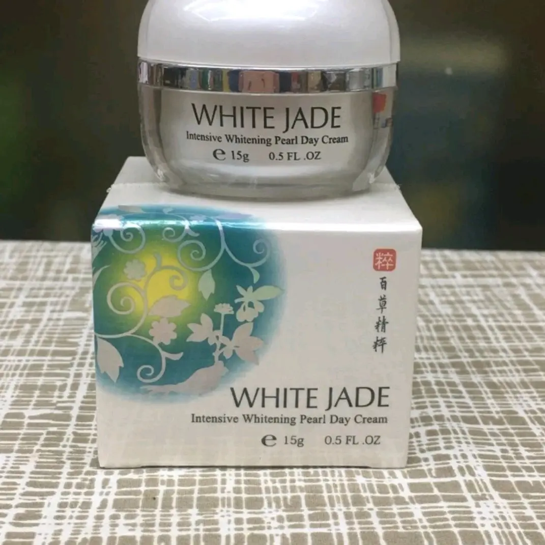 WHITE JADE Intensive Whitening Pearl DAY Cream-15gr Krim SIANG Taiwan HARGA PER BOTOL