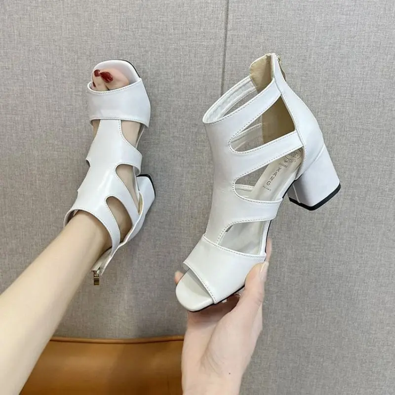 NALADIVA - Ciara Sepatu Sandal Heels 5 cm Block Heels Sandal Gladiator Big size Kekinian Wanita Sendal 4