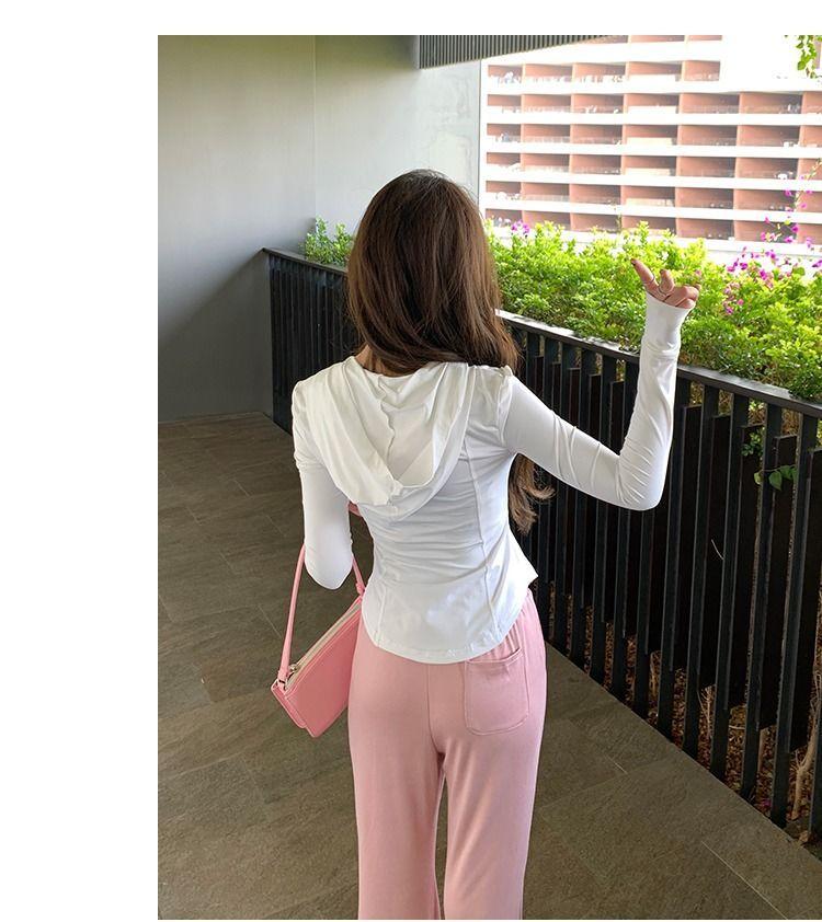 Product Introduction of 2025 New Ice Silk Sunscreen Clothes for Women, slim fit, waist cinching, small stature, slimming, UV resistant, breathable, thin jacket, fashionable and versatile 1
