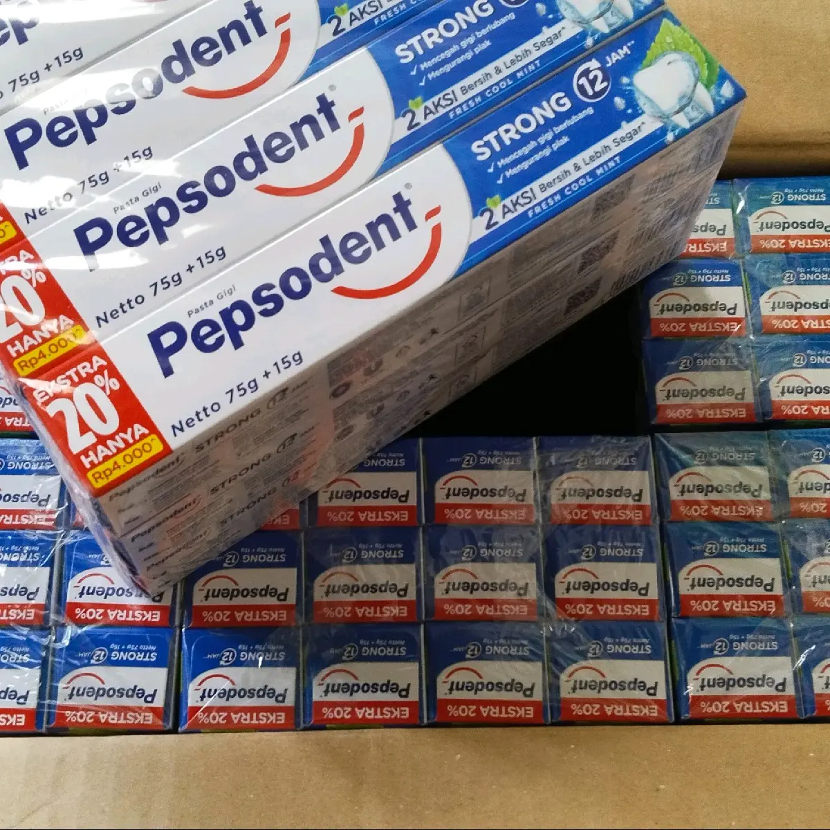 Pepsodent Strong Pasta Gigi 9 Pcs - 90 Gram Per Pcs untuk Kesehatan Gigi dan Mulut