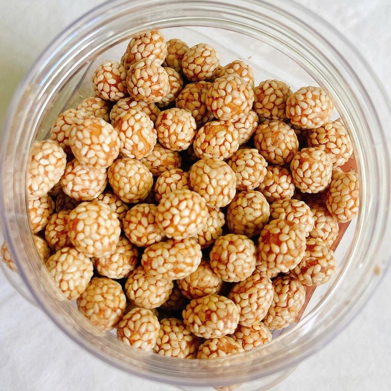 Đậu Phộng Da Cá Cốt Dừa Phủ Mè siêu giòn thơm ngon hộp 500g MamiFoods 5