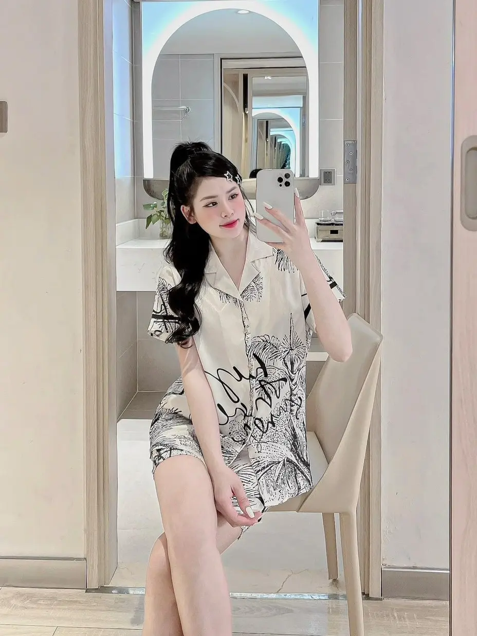Đồ Bộ Pijama Nữ Tay Ngắn Chất Lụa Xước Chiếc Lá