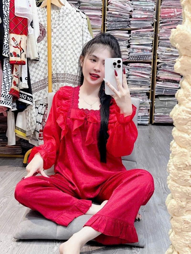 Product Introduction of H55 Pijama Nữ Áo Dài Cổ Vuông Tay Von Tag Nơ Quần Ống Loe Chất Lụa Xước Trơn Bộ Đồ Ngủ Nữ Phù Hợp Mặc Bốn Mùa Size 40-62 KG Ong Voi Loang 16