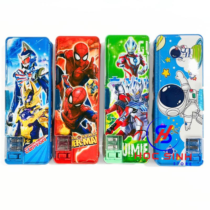 Hộp Đựng Bút Hình Siêu Nhân Dành Cho Bé Trai Có 2 Ngăn Và Tích Hợp Chuốt Bút Chì, Nắp Đậy Nam Châm Hít (Giao Mẫu Ngẫu Nhiên) - VPP Happy Kids