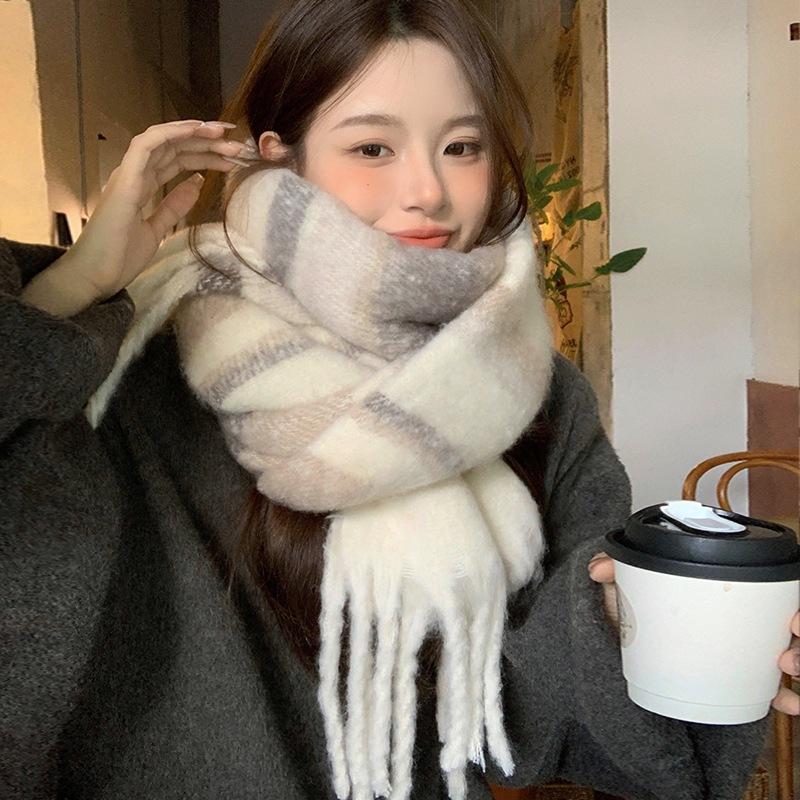  Khăn quoàng cổ khăn choàng màu nâu trắng TA Store K50 họa tiết caro tua rua 2025 Quàng Cổ Len 