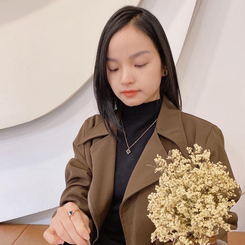Set dây chuyền kèm bông tai hoa khế đen trắng mạ vàng 18K cực kỳ sang chảnh, bền màu không han gỉ 2