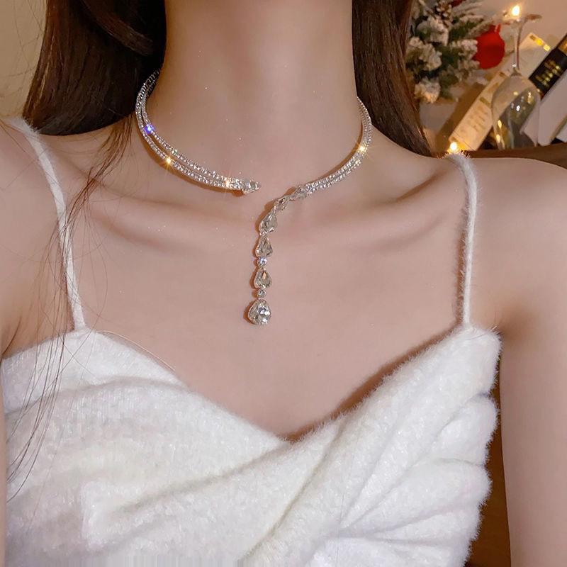 YR021 - Vòng cổ choker đính đá trắng thả dáng giọt nước kiểu dáng sang trọng cho nữ