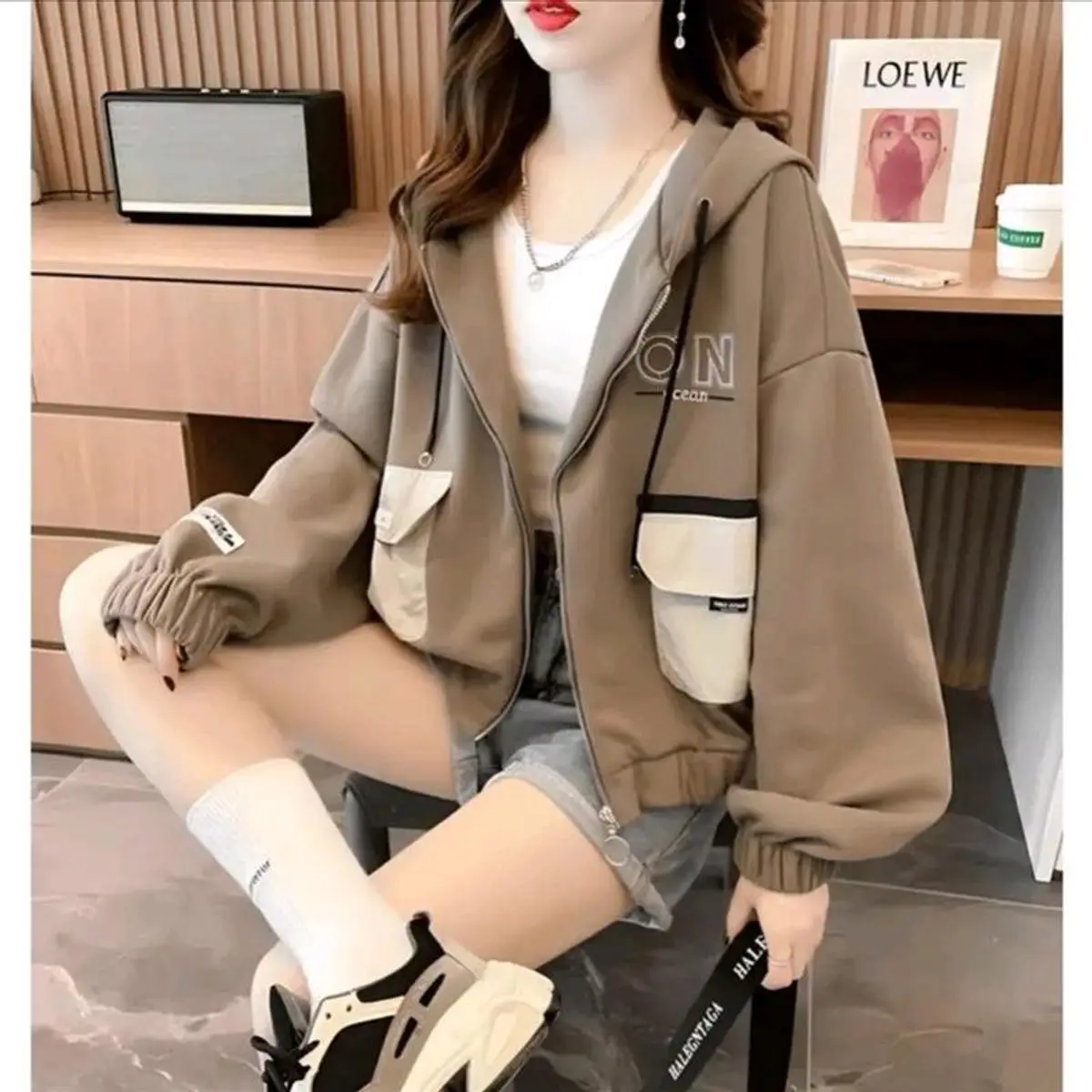 Áo Khoác Nỉ Thu Đông phối Túi Hộp logo thêu sành điệu Top Jacket Nữ UT75