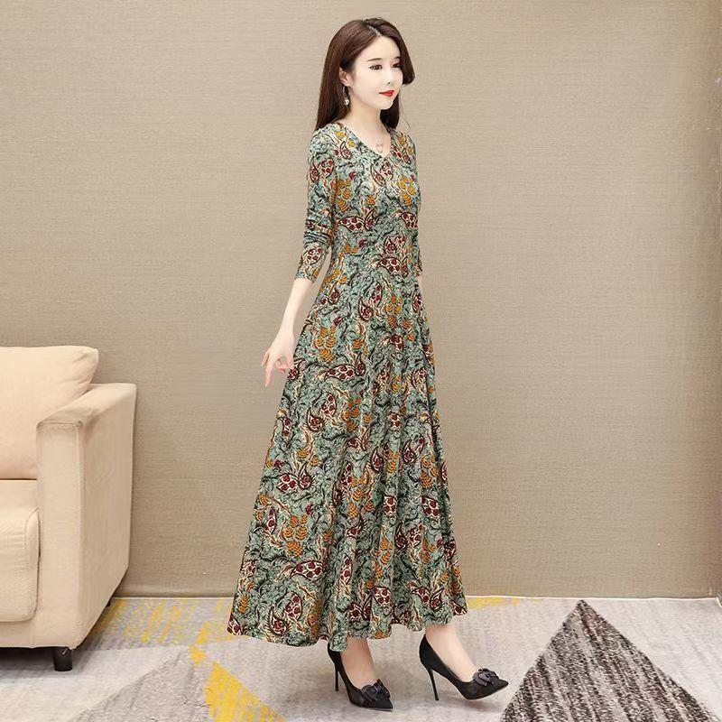 Product Introduction of Váy Hoa Cho Mẹ TRUNG NIÊN, Dành Cho Phụ Nữ, Mùa Xuân Và Mùa Thu, Hàng Mới Về, Thích Hợp Cho Cô Gái Đầy Đặn, Dáng Ôm, Che Bụng, Cổ Chữ V, váy Dài xòe, 2024 7