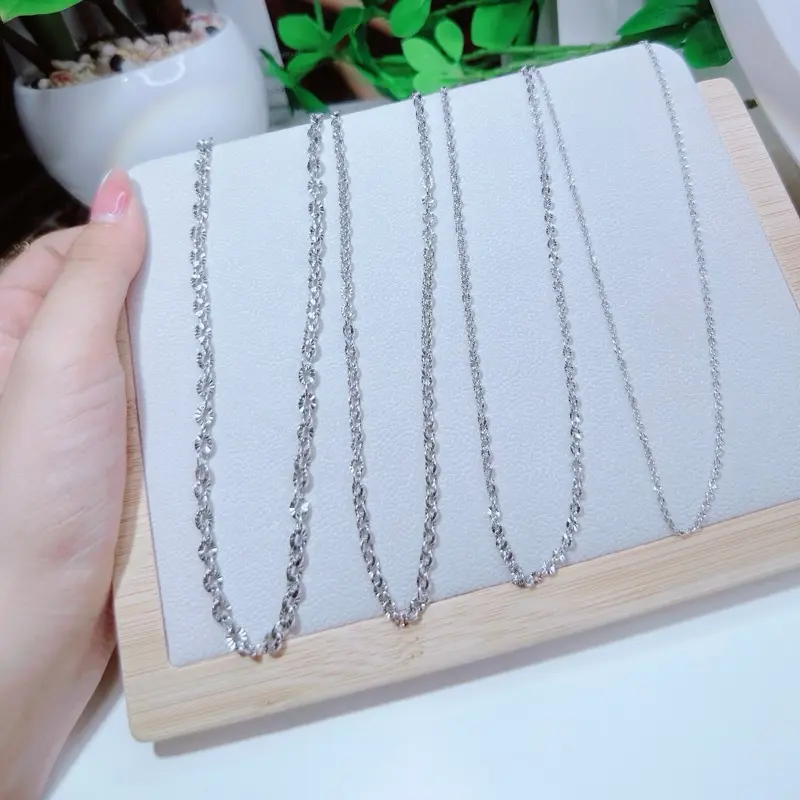 Dây truyền xích chạm đủ size ạ, chất liệu inox không dị ứng- không bay màu, dành cho nữ