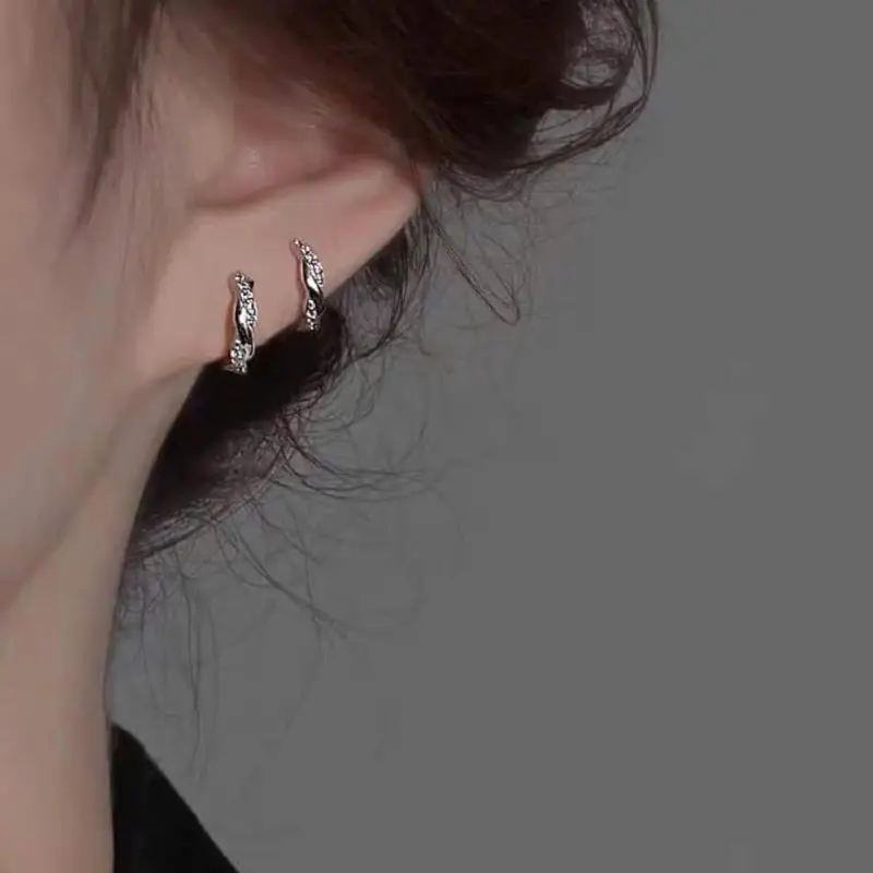 Bông tai xoắn đá bạc Kiều Oanh J