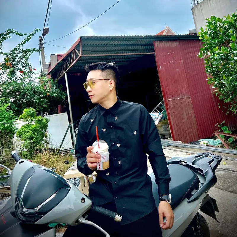 Sơ mi nam dài tay , somi nam cộc tay thân áo thêu ong chất liệu cotton nhaf dumiman Menswear sominam  dep 2