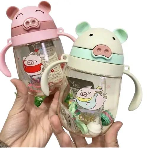 (Tặng kèm dây đeo) Bình tập uống nước hình lợn, bình tập hút cho bé