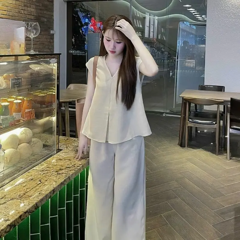 Set bộ tuyết nhung măc 2 kiểu áo cổ V cài nút thật ngắn tay kem quần dài ống rộng [kèm dây cột eo] xinh xắn dành cho các nàng diên đi chơi. Women top 4
