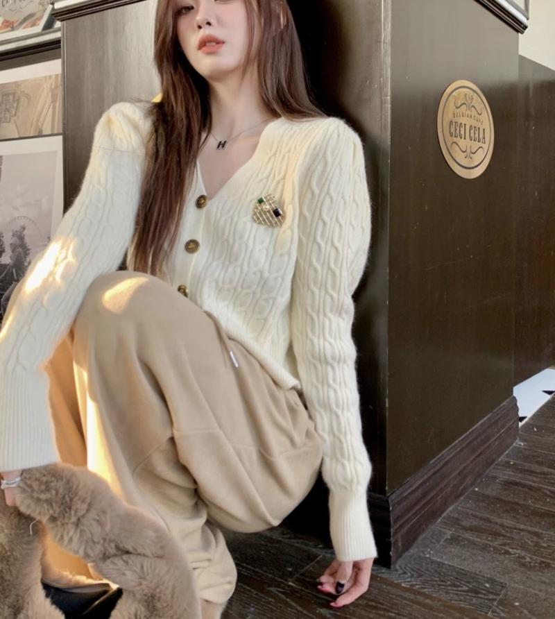 Product Introduction of Áo Khoác Cardigan Dệt Kim, Phong Cách Pháp, Dành Cho Nữ, Thích Hợp Cho Mùa Xuân, Mùa Thu / Đông, Thiết Kế Đẹp, Phong Cách Phương Tây Độc Đáo Áo Len Trông Trẻ Trung, Phong Cách Chanel, Bán Chạy 10