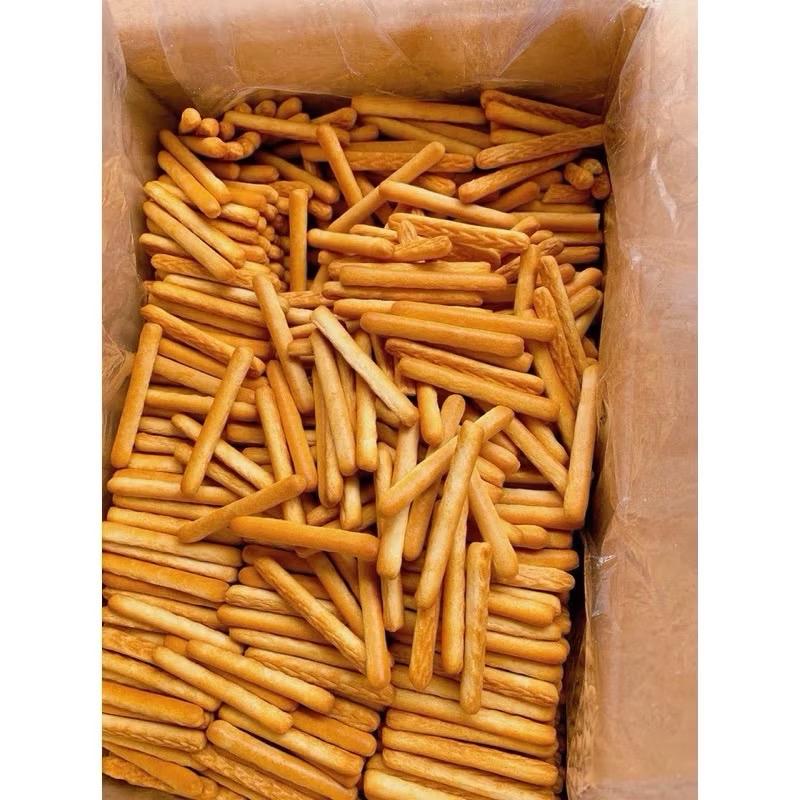 Bánh quy mặn vị bơ sữa 500g Ăn Vặt - Bánh quy đũa mặn thơm ngon giòn tan - Snack Food