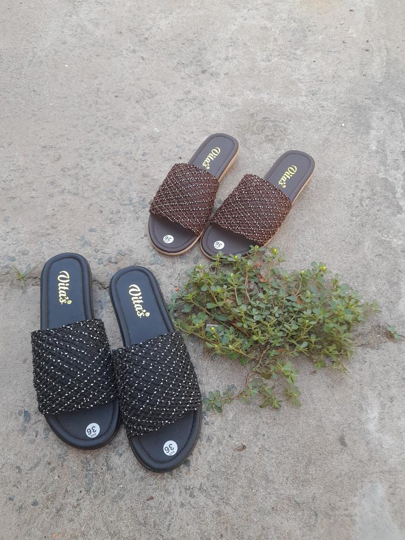 Product Introduction of Dép Nữ Đế Xuồng 3cm. Dép Lưới Nữ Trung niên Mang Êm,Đẹp, Thoáng chân. Dép bản Lưới nữ.  Mã số LB01 5