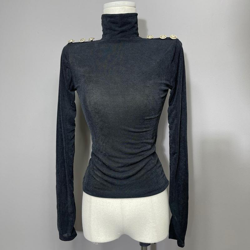 A15 - ÁO NHŨ TAY DÀI CỔ LỌ CÓ KHUY VAI Nữ Voi Kem