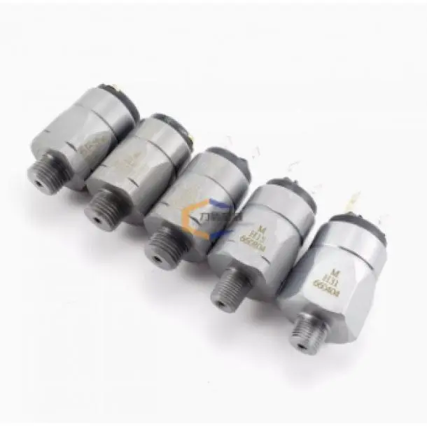 Excavator parts oil pressure sensor 660804 660903 idle speed pressure switch for Yuchai Liugong Sany XCMG XGMA oil pressure sensor switch 660404 631203 661003