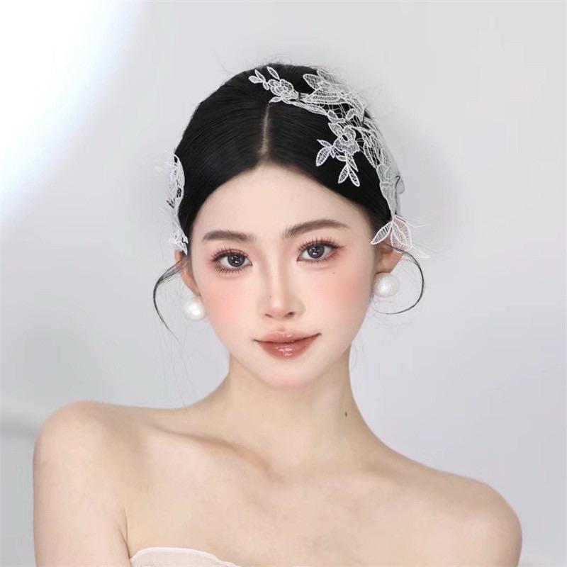 Hoa ren cài tóc cô dâu phong cách sang trọng tinh tế 7