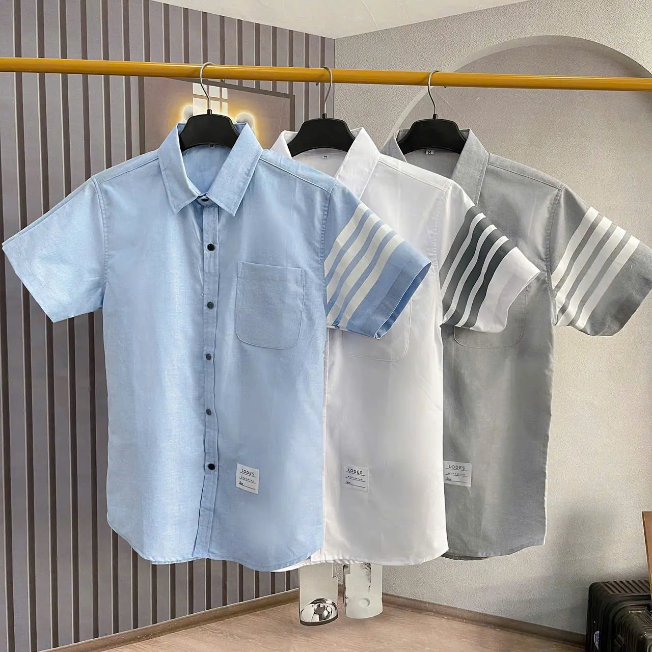 Sơ Mi Nam Ngắn Tay Phối Họa Tiết 4 Vạch Chất Vải Cotton Lạnh Mềm Mịn Thoáng Mát X3 Màu Form Hàn Quốc Menswear Shirt [Beauty Store] Áo Kate Có Cổ Pique Mực