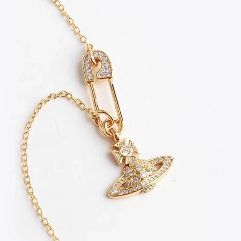 Product Introduction of Vòng Cổ Sao Thổ, Thiết Kế Ghim Cài Cổ Điển, Vivienne, Tinh Tế Và Dễ Phối Đồ, Vòng Cổ Cao Cấp, Dành Cho Phụ Nữ 8