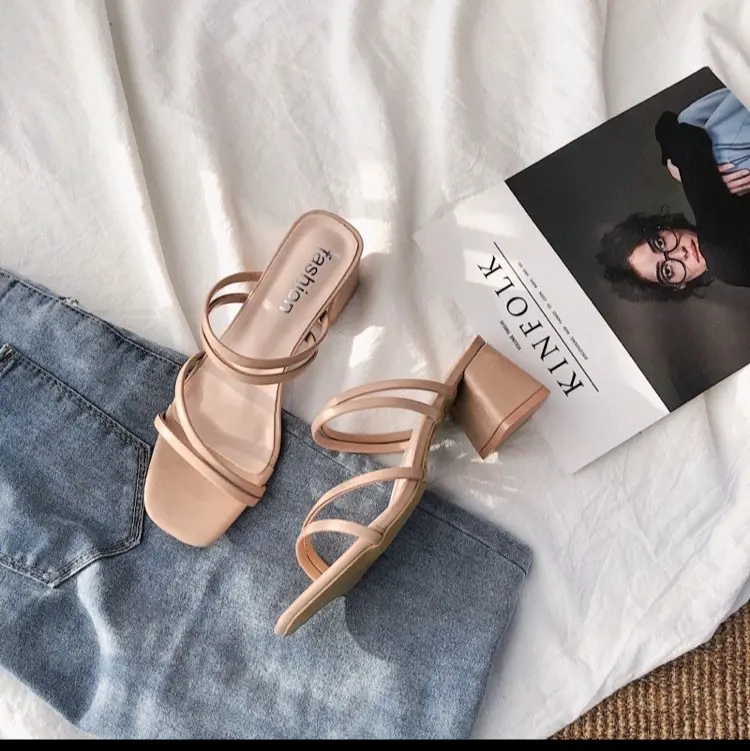 hils cantik lembut nyaman di pake Hak Datar (1 cm atau kurang) sandal retro 1