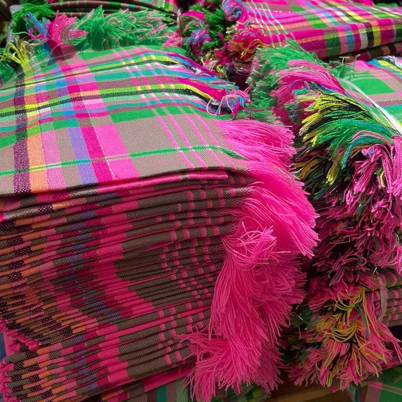 Combo 10 Khăn len vuông của phụ nữ dân tộc thái .