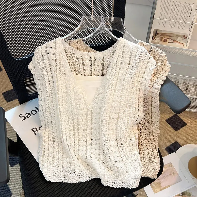 Summer Cute Ladies Sweet Hollow Hook Flower Two-piece Set V-neck Knitted Sweater Jacket and Sleeveless Vest Combination