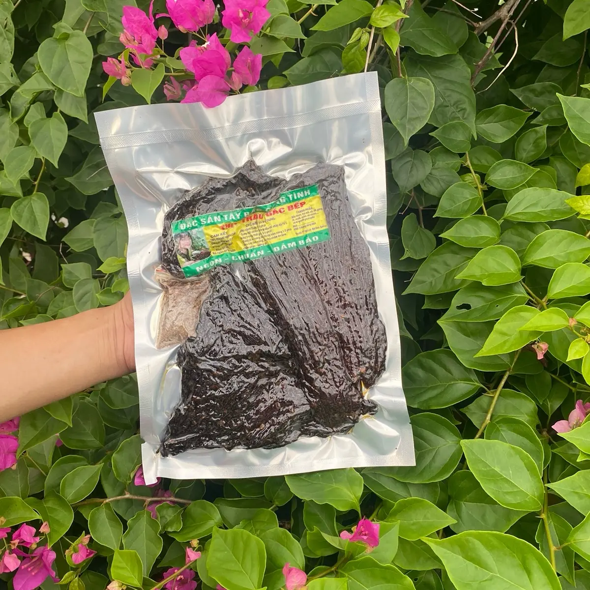 300g Trâu Sấy Khô. Chuẩn Vị Tây Bắc. Kèm Túi Chẩm Chéo. Food, Ăn Vặt