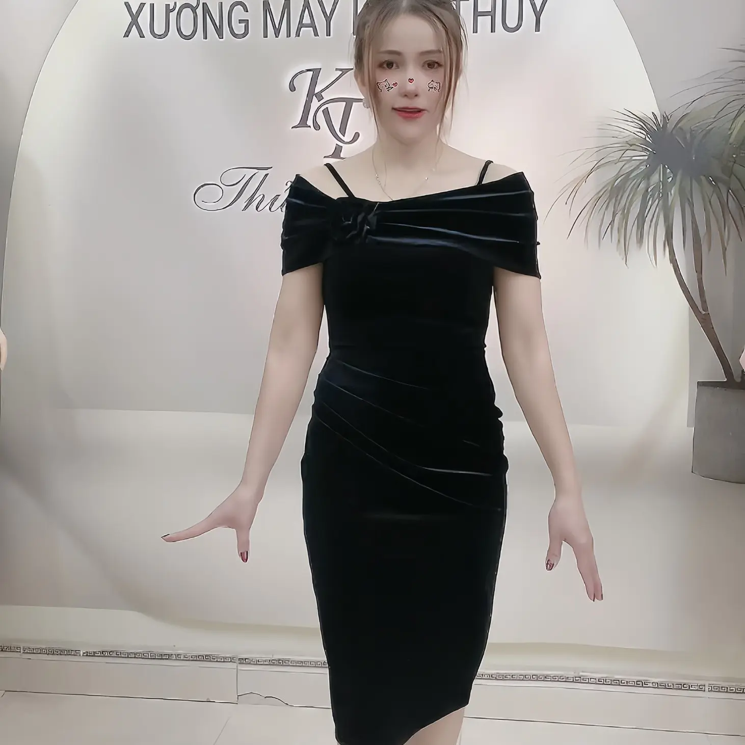 Đầm Nhung Trễ Vai Đi Tiệc 3 Màu Xinh Sang - Thủy Xưởng May