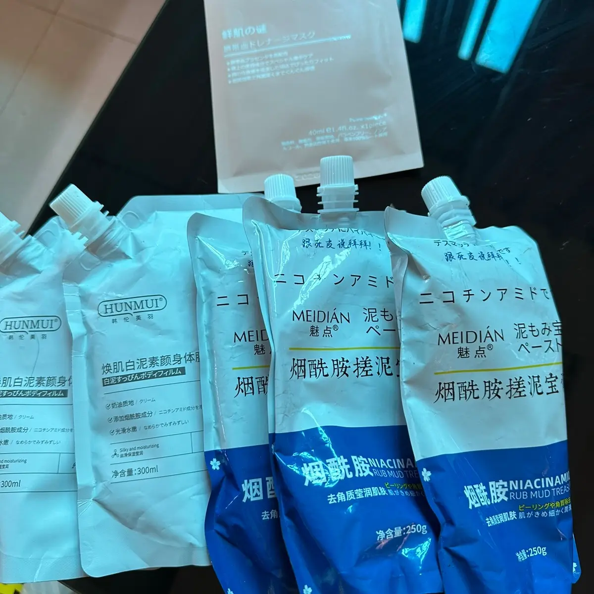 COMBOR 6 Món Ủ Trắng &Tẩy Da Chết Body