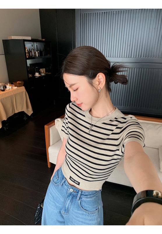 Product Introduction of Áo Thun Ngắn, Zhang Bei Bell, Dáng Ôm, Cổ Tròn, Sọc, Dành Cho Trang Phục Thường Ngày Mùa Hè Của Phụ Nữ, Dễ Phối Đồ Làm Bằng Len Lụa Dâu Tằm, ngắn Tay Áo, Dệt Kim Top Women Voi 24