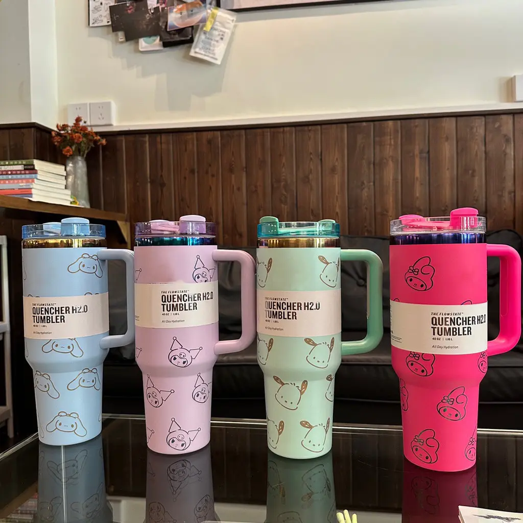 Stanley Sanrio Kuromi My Melody POCHACCO CINNAMOROLL 40oz/1.1L Quengher H2.0 Tumbler With Handle Straw Lids Stainless Steel Coffee Termos Cup Car Mugs Flasks Tea Bottles Bottled Water Bottles Portable