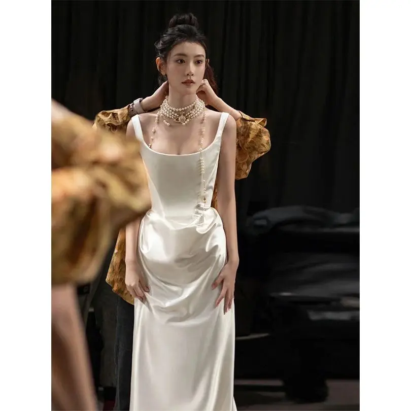 Váy Bánh Mì Nướng Mỏng Satin, Chất Lượng Cao, Thích Hợp Cho Các Dịp Xã Hội Và Thần Thánh, Thanh Lịch Và Giá Cả Phải Chăng, Được Thiết Kế Độc Đáo Sang Trọng, Thích Hợp Mặt Hàng Hot Tại Cửa Hàng Tại Chỗ, Chính Hãng Tùy Chỉnh Nữ Women Dress Kem V Voan Trắng