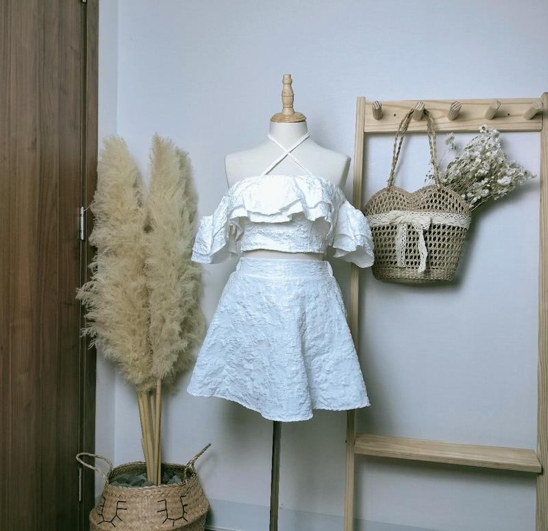 Product Introduction of 2M41 - SET áo cổ yếm và chân váy chữ A , Set đồ nữ đi chơi trẻ trung,(eo 60-74cm vừa) Women 4