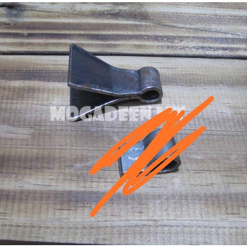 Dudukan engsel depan suzuki ts125 ts 125 *