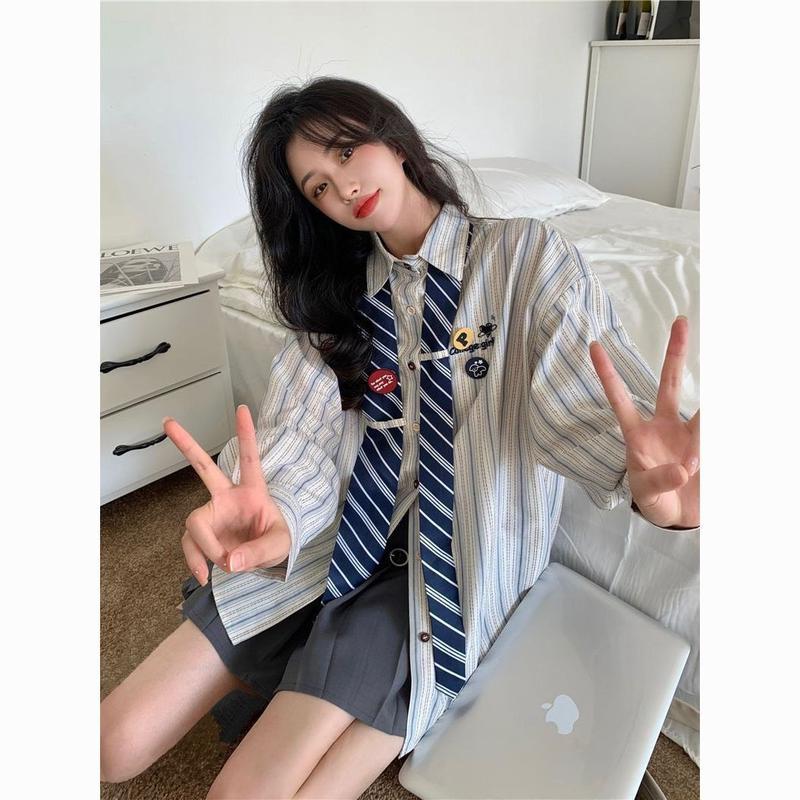 Áo Sơ Mi Kẻ Sọc, Phong Cách Preppy Mới Mùa Mùa Xuân Của Phụ Nữ, Dáng Rộng Vừa Vặn, Cổ Điển Cổ Điển Thích Hợp Cho Học Sinh, Áo Sơ Mi Cà Vạt, Quần Áo Bạn Gái