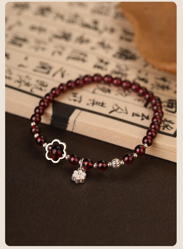 Product Introduction of Luo Jinran Natural Garnet S925 Sterling Silver Bracelet for Women New Chinese Style Flower Beaded Niche Gift 5