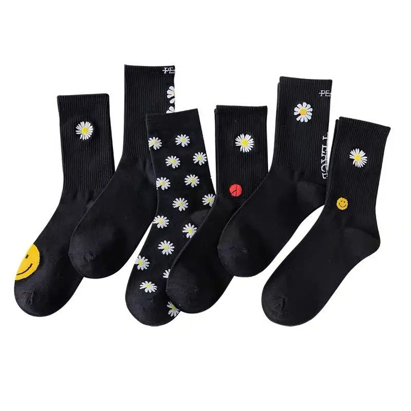 New Trend Daisy Socks Men Women Korea Funny Socks Long Socks Black Cool Socks Harajuku GD Hip Hop Cotton Skateboard Socks Men