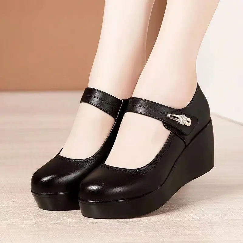 Giày Da Cho Mẹ, Da Thật Chất Lượng Cao, Đế Mềm, Hàng Mới Về Mùa Lò Xo Và Mùa Thu 2024, Đế Xuồng Chống Trượt, Thích Hợp Cho Phụ Nữ Trung Người Già Và Cao Tuổi, Giày Cao Gót Shoes Jean