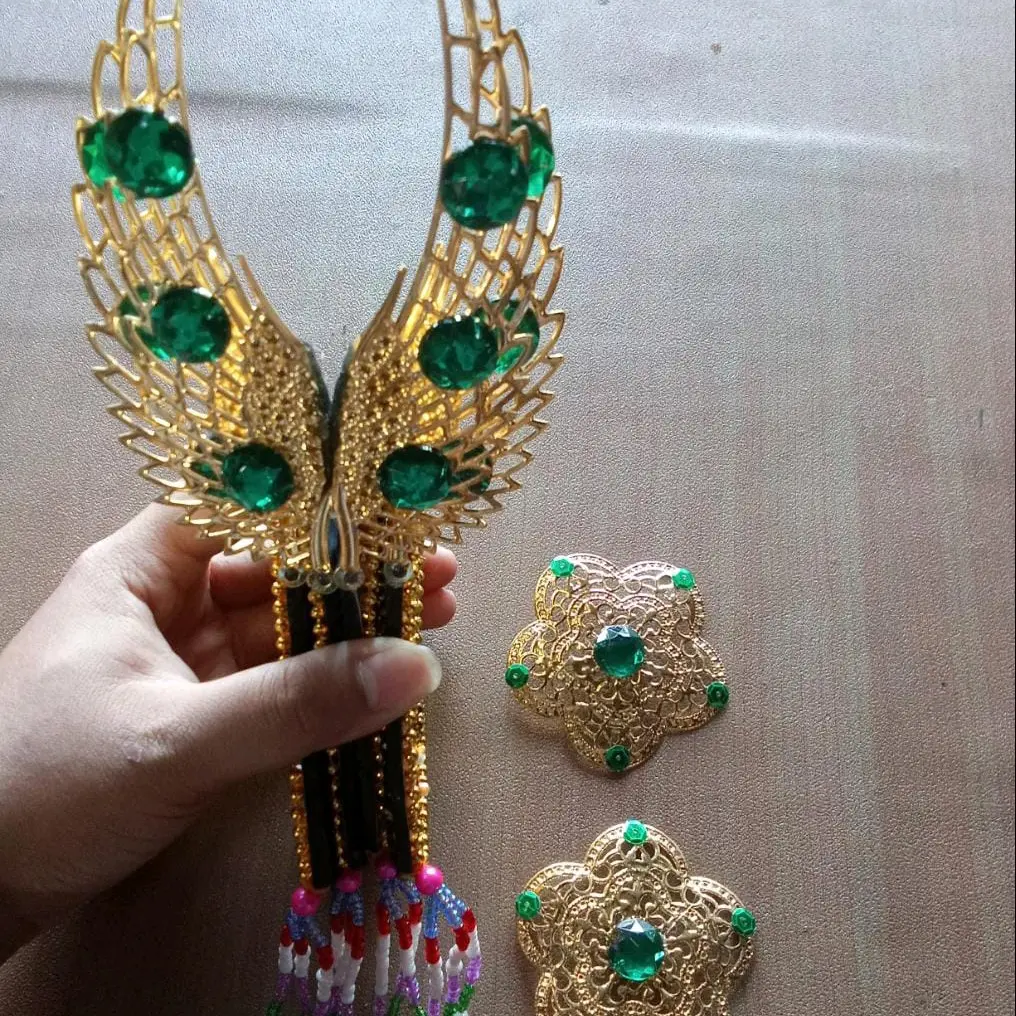 sumping sayap telinga beraneka warna Manik Earrings - Shop | Tokopedia