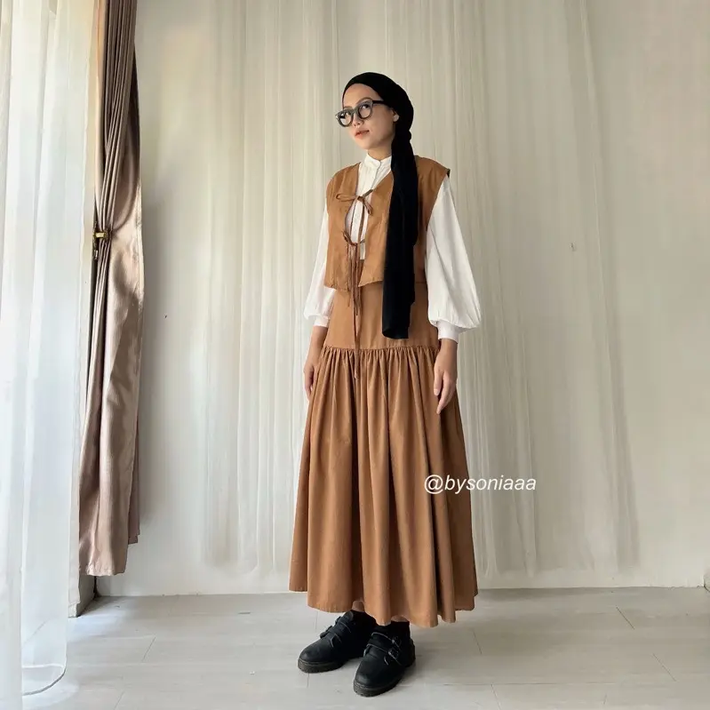 BYSONIA | Oneset Emily - Vest & Skirt