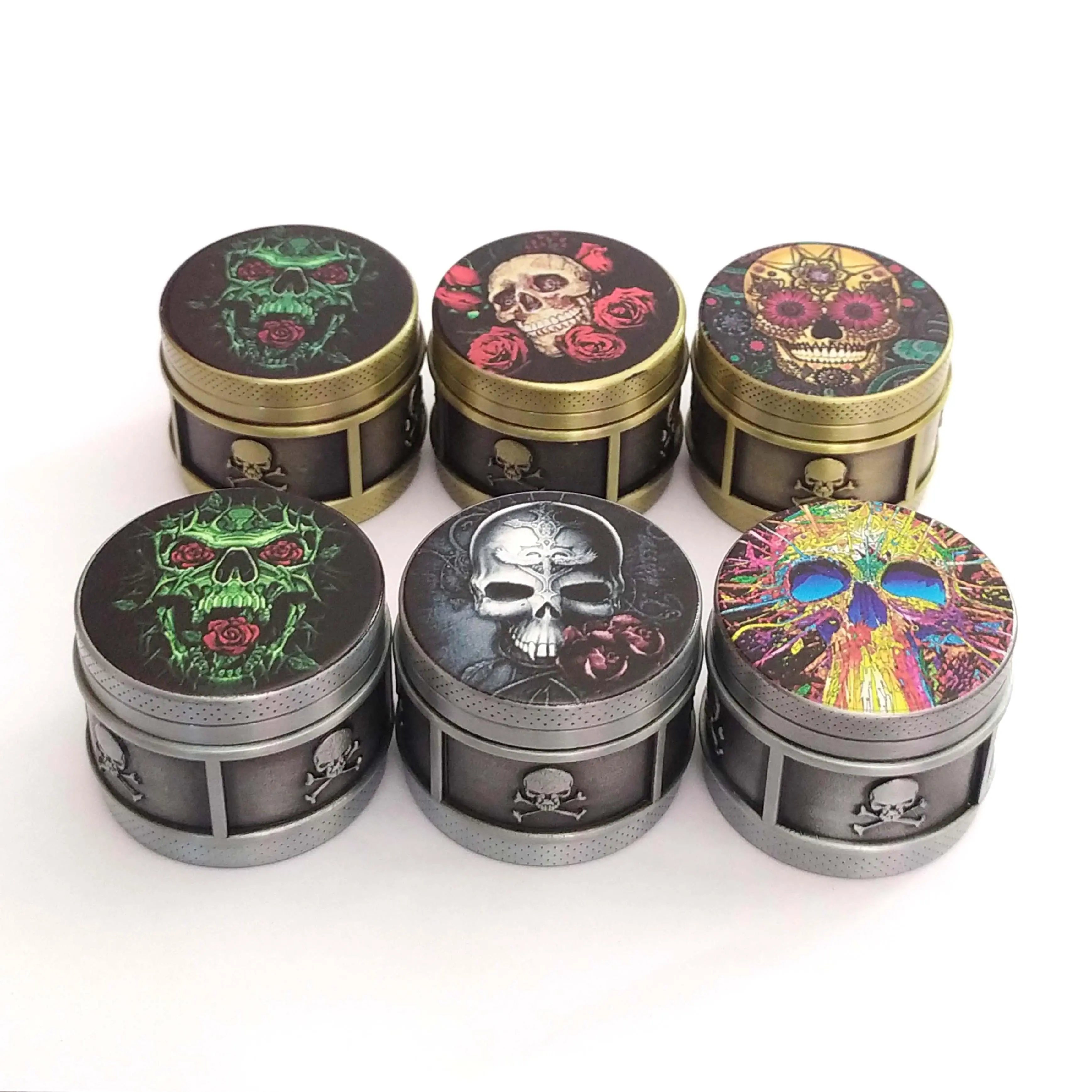 Đường kính: 40mm, cối xay gia vị bằng kim loại 3 tầng, hoa văn màu sắc ngẫu nhiên.
