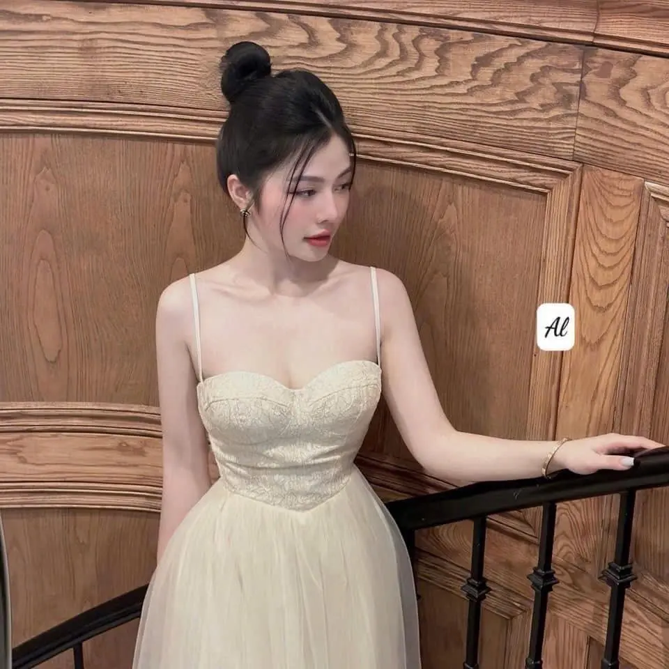 Váy đi tiệc cưới sinh nhật dáng dài cúp ngực chất ren phối lưới cao cấp Nữ Women Beige Kẹo vaytet vay sang