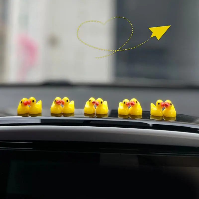 Cute Mini Yellow Duck Car Dashboard Decoration, Lovely Small Yellow Duck Car Ornaments, Tiny Miniature Duck Figures, Car Interior Decoration Accessories 2