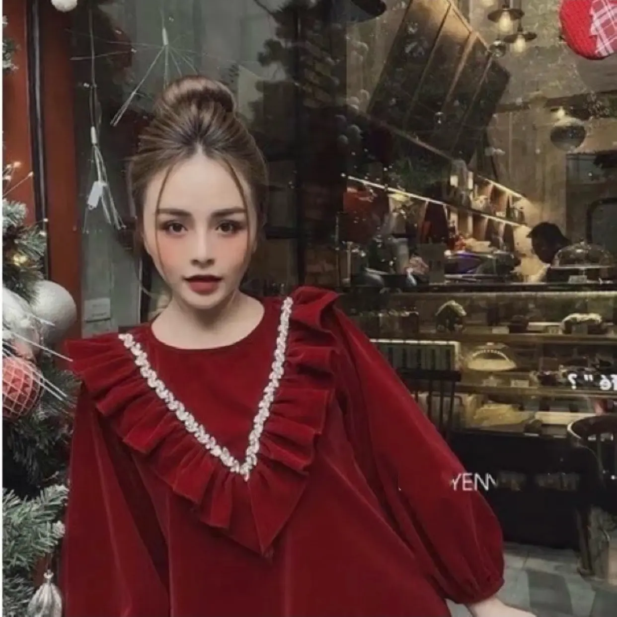 Váy bầu nhung lì cổ ngọc sang chảnh mặc noel , mặc tết siêu đẹp B054