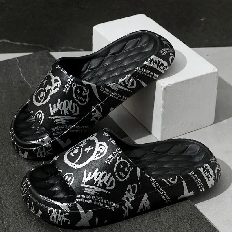 2024 Sandal Graffiti Beruang Ganas Baharu Rumah Dalaman Tidak Licin Tahan Haus Selipar Eva Pasangan Luar