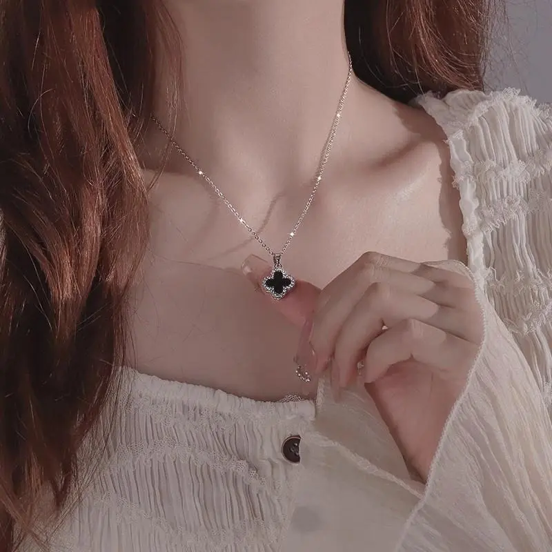 Vòng Cổ Cỏ Ba Lá Đen, Sang Trọng, Dành Cho Nữ Women Chain Trang Sức Jewelry 2